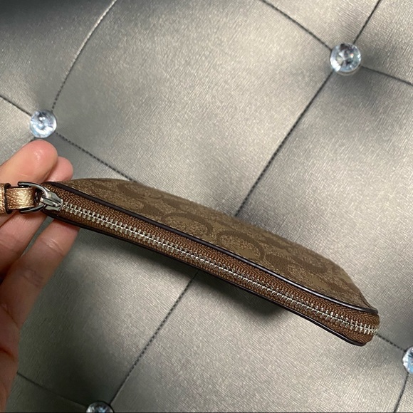 Coach Wristlet - Picture 4 of 11